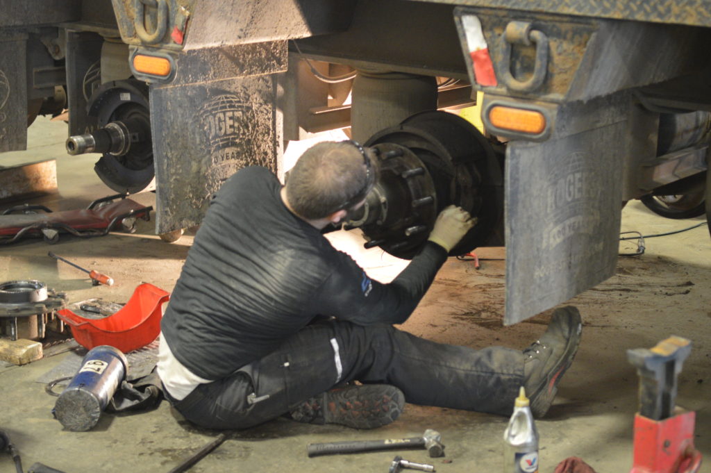 Trailer Repair Service Center in Lower Bucks County, PA & NJ | Rob's